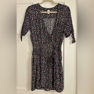 GAP Women’s multicolor wrap dress medium